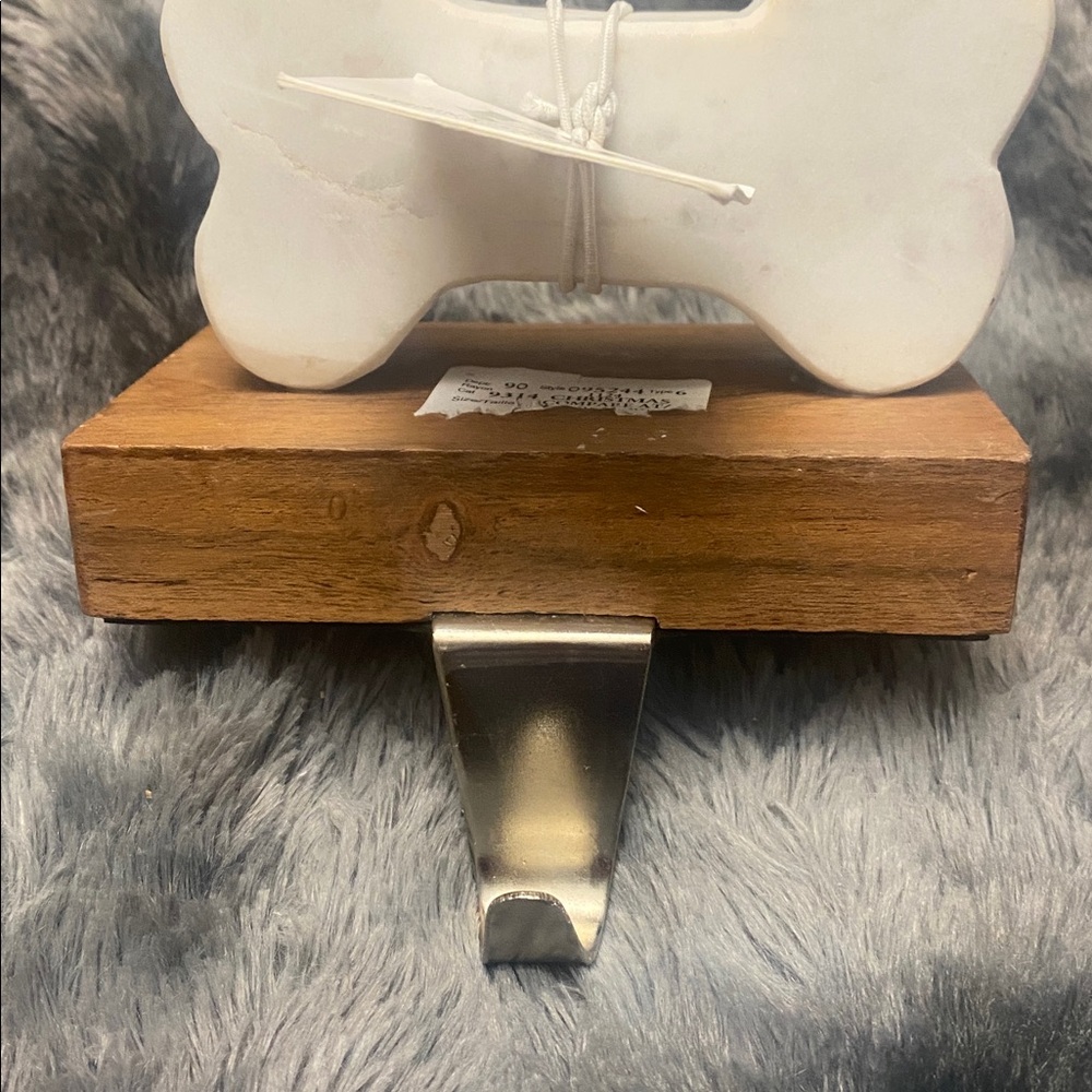 White Bone-Shaped Stocking/Leash Holder - Picture 9 of 16